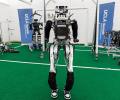 PIX: Humanoid robot ARTEMIS ready to play some soccer!