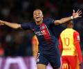 Soccer PIX: PSG smash Lens; Dortmund draw again