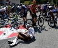 Tour de France: Selfie-seeker causes massive crash!