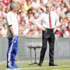 No love lost: Wenger snubs Mourinho after Community Shield win