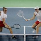 Swiatek leads Poland to historic win over Czechs