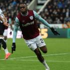 West Ham win at Newcastle, ease pressure on Lopetegui