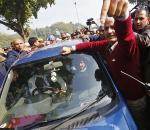 Kejriwal on street politics: 'Hamari rajniti to aise hi chalegi'