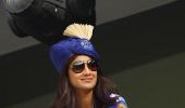 Pix: Bollywood stars love watching cricket