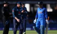 Dhoni booed by Indian spectators during Lord's ODI