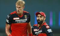 Kohli not getting much help from teammate Jamieson