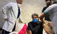 Kapil Dev, Pele get vaccinated