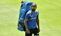 Kohli 'absolutely fit' for third Test but Siraj out