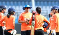 Harmanpreet not out of form, asserts coach Muzumdar