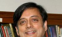 Shashi Tharoor backs DU's four-year degree programme