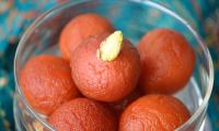 Melt-in-your-mouth Gulab Jamun recipe