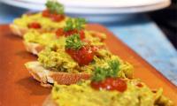 Snack recipe: Avocado and Mango Murabba on Crostini