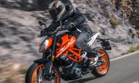 Bike Wars: Bajaj Dominar vs KTM 390 Duke