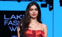 Wait! Is that Khushi Kapoor on the ramp?