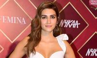 Kriti, Janhvi, Sara's Red Carpet Moments