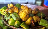 Recipe: Aloo Bhindi. No Tomatoes!