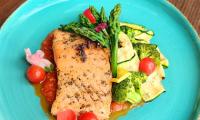 Recipe: Simple, Low Calorie Grilled Salmon 