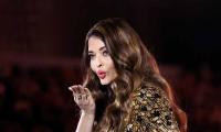 Who Is Aishwarya Blowing Kisses To?