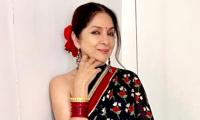 WATCH! Neena Gupta Makes Paneer