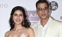 Who's The Pretty Girl With Akshay Kumar?