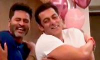 Watch Salman dance to Prabhudeva's tune