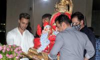 Watch: Salman does the Ganpati visarjan