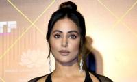 Hina Gets Bold At Awards Show