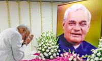 Rival parties come together to remember Vajpayee 