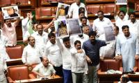 K'taka MLA reaches Mumbai; Cong alleges kidnapping