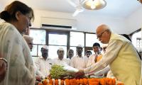 Advani, Swaraj pay homage to Sheila Dikshit