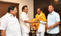 Third front? KCR meets Stalin in Chennai