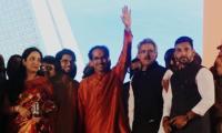 6 former Maha CMs attend Thackeray's swearing-in