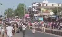 Migrants clash with cops in Surat, over 100 detained