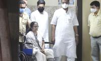 Mamata to conduct roadshow on wheelchair today