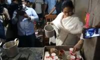 SEE: Mamata makes tea at stall in Nandigram