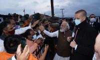 Indian diaspora turns up in numbers to greet Modi