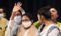 Mamata ups efforts for anti-BJP front without Cong