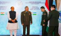 Rajnath avoids handshake with China's defence minister