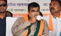 Nitin Gadkari faints while speaking at campaign rally