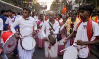 Protests in Bengal over attacks on Hindus in B'desh