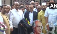 Sharad Pawar's birthday sees Ajit and family turn up