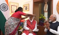 President Murmu confers Bharat Ratna on LK Advani