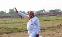 Cong attacks Modi over remarks on Mahatma Gandhi