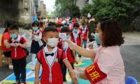 Why have thousands of kindergartens shut down in China?