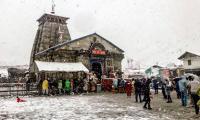 Even Snow Can't Deter Kedarnath Devotees