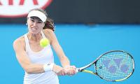 Returning Hingis impressive despite losing Fed Cup tie