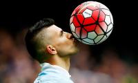 Football Briefs: Aguero extends City contract to 2021