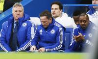 Hiddink pleased with striker-less Chelsea's point at Old Trafford