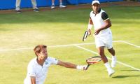 Queen's Club: Paes-Nestor sail into semifinal