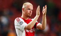 Eredivisie: Klaassen double keeps Ajax on top as PSV slip